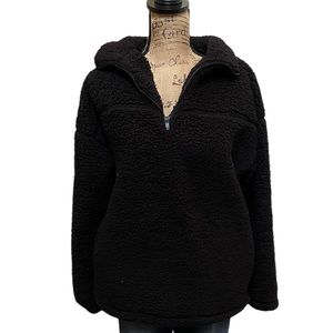 Color alien black Sherpa long sleeved zip up